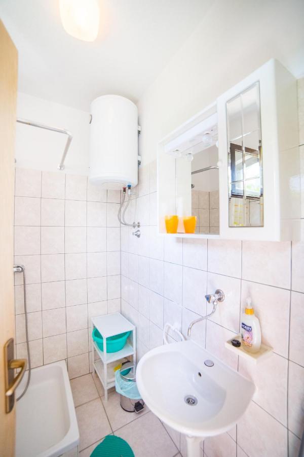 Apartment With Sea View Close To The Beach Промайна Екстериор снимка