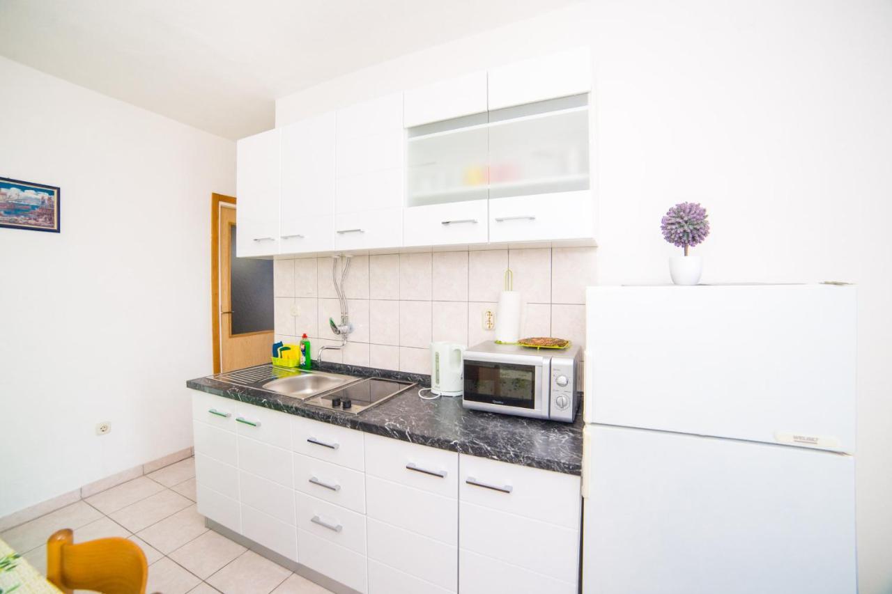 Apartment With Sea View Close To The Beach Промайна Екстериор снимка